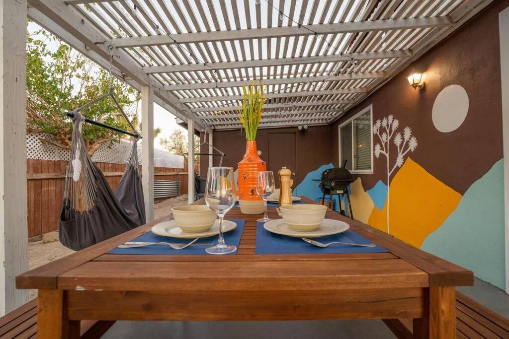 Villa Palm Vista Retreat *Hot Tub/Cowboy Pool/Hammocks* Joshua Tree Exterior foto