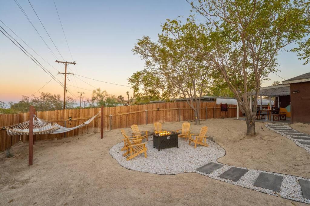 Villa Palm Vista Retreat *Hot Tub/Cowboy Pool/Hammocks* Joshua Tree Exterior foto