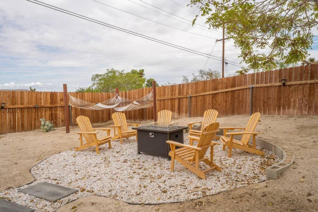 Villa Palm Vista Retreat *Hot Tub/Cowboy Pool/Hammocks* Joshua Tree Exterior foto